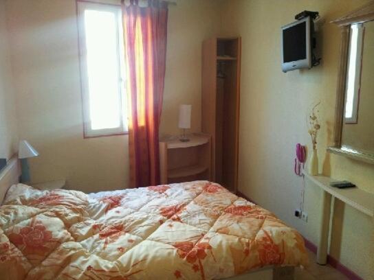 Hotel Royal Colombes Aulnay-sous-Bois Kamer foto